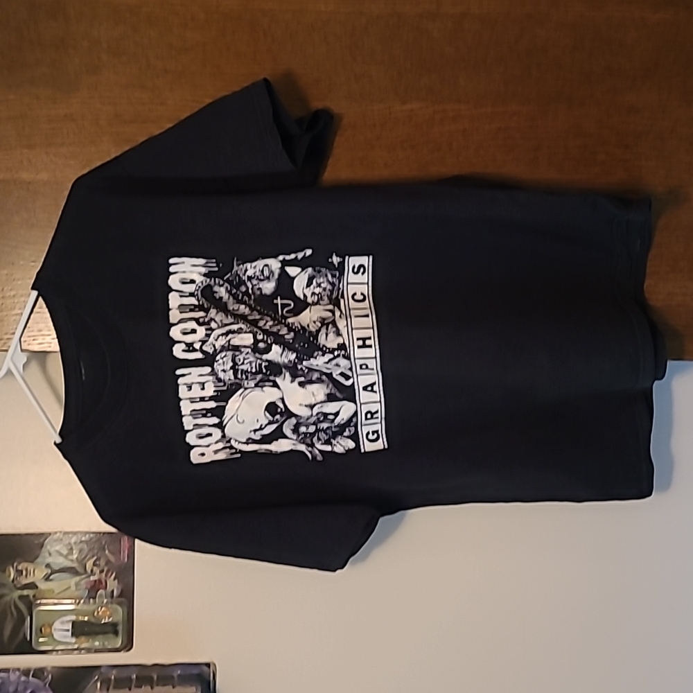 Lucio Fulci horror movie themed shirt XL, might fit like a Large now